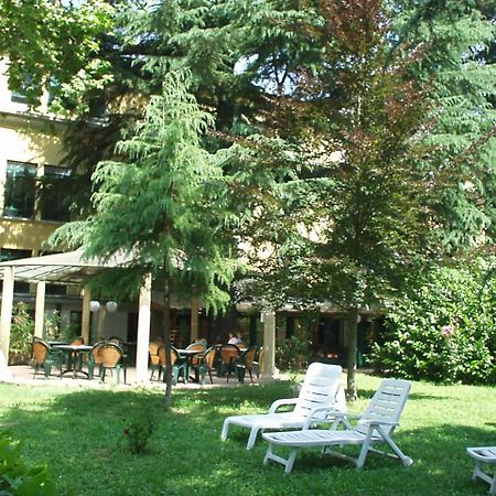 Hotel Salus ساليس تيرمي المظهر الخارجي الصورة
